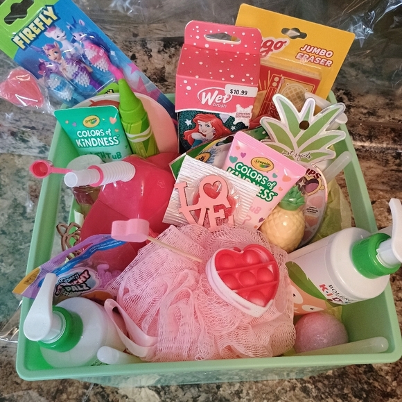 Crayola Bolero Kids  Custom Gift Basket Snacks And Fun Bath Items - Picture 14 of 17